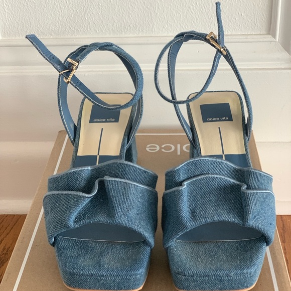 Dolce Vita Cheer ankle strap sandal in blue denim, size 7.5 - Picture 2 of 7